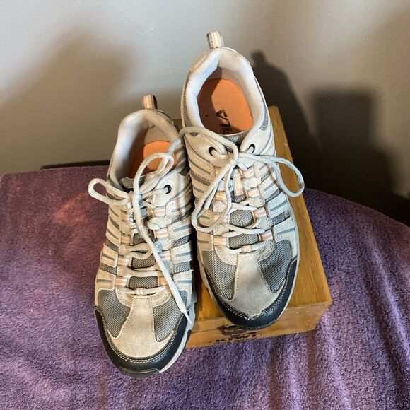 Fila Women’s‎ Size 9 Gray Black Pink Trail Hiking Cloud Running Shoes - Picture 4 of 8